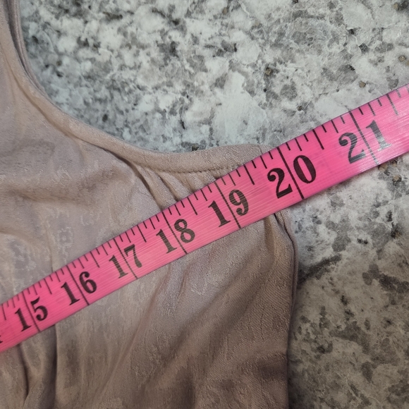 Torrid Size 1 Taupe Jacquard Button Front Fit & Flare Peplum Top - Picture 5 of 8